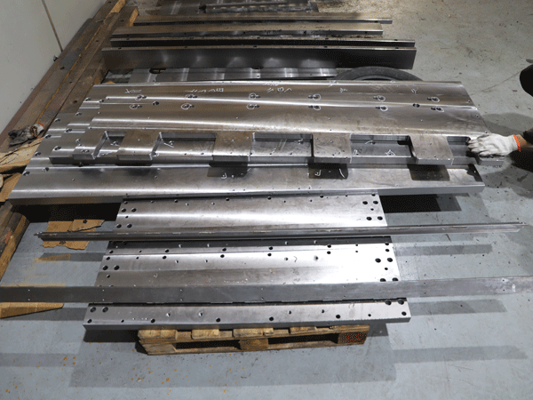 龍(long)門銑床(chuáng)加工